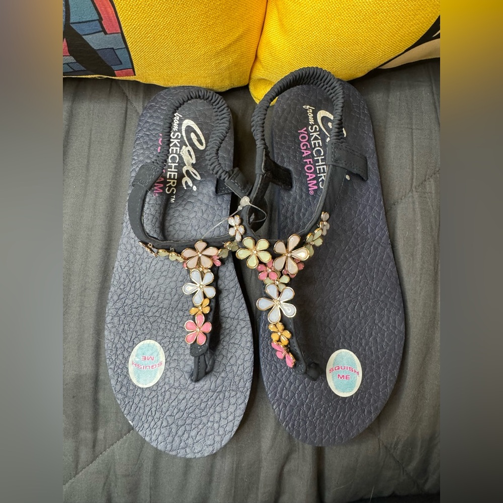 NWOT Skechers Black Sandals with Colorful Floral Design Size 7.5